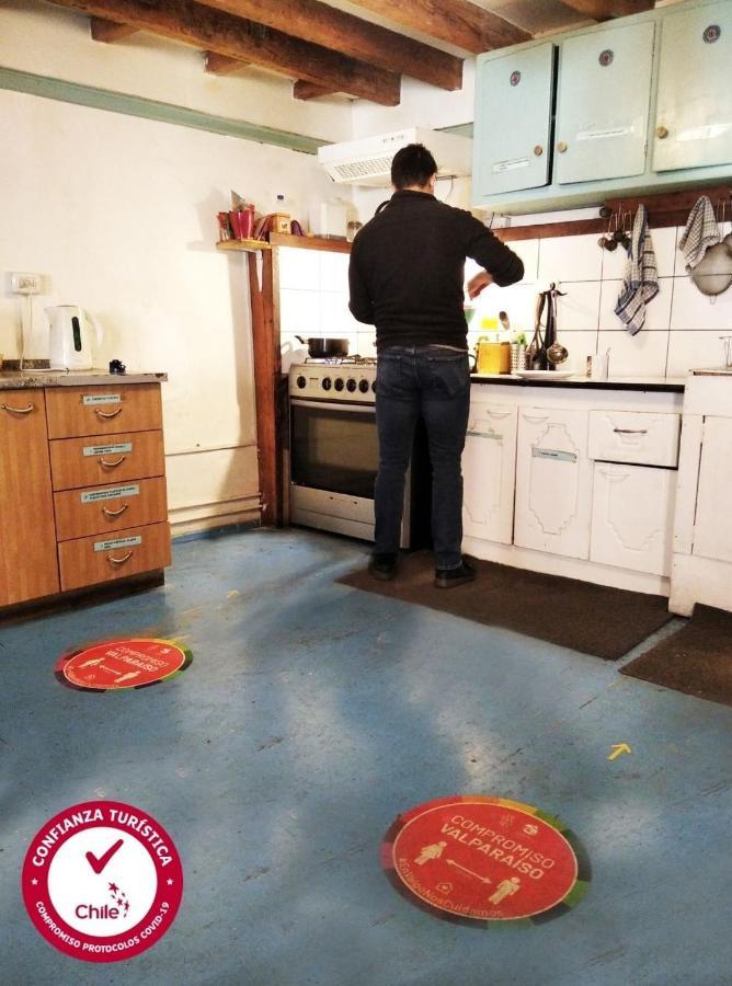 וואלפאראיסו Casa Volante Hostal מראה חיצוני תמונה