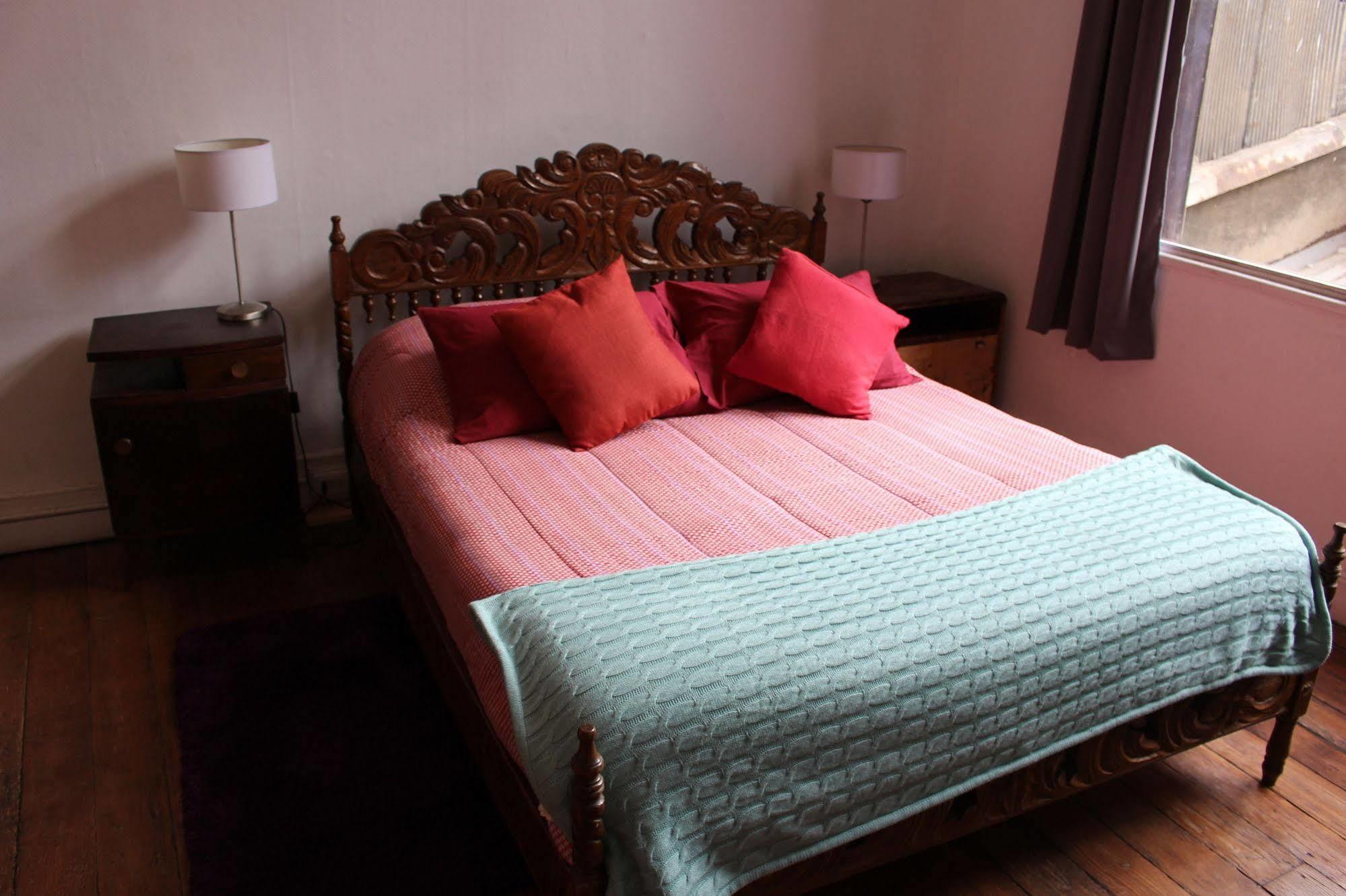 וואלפאראיסו Casa Volante Hostal מראה חיצוני תמונה