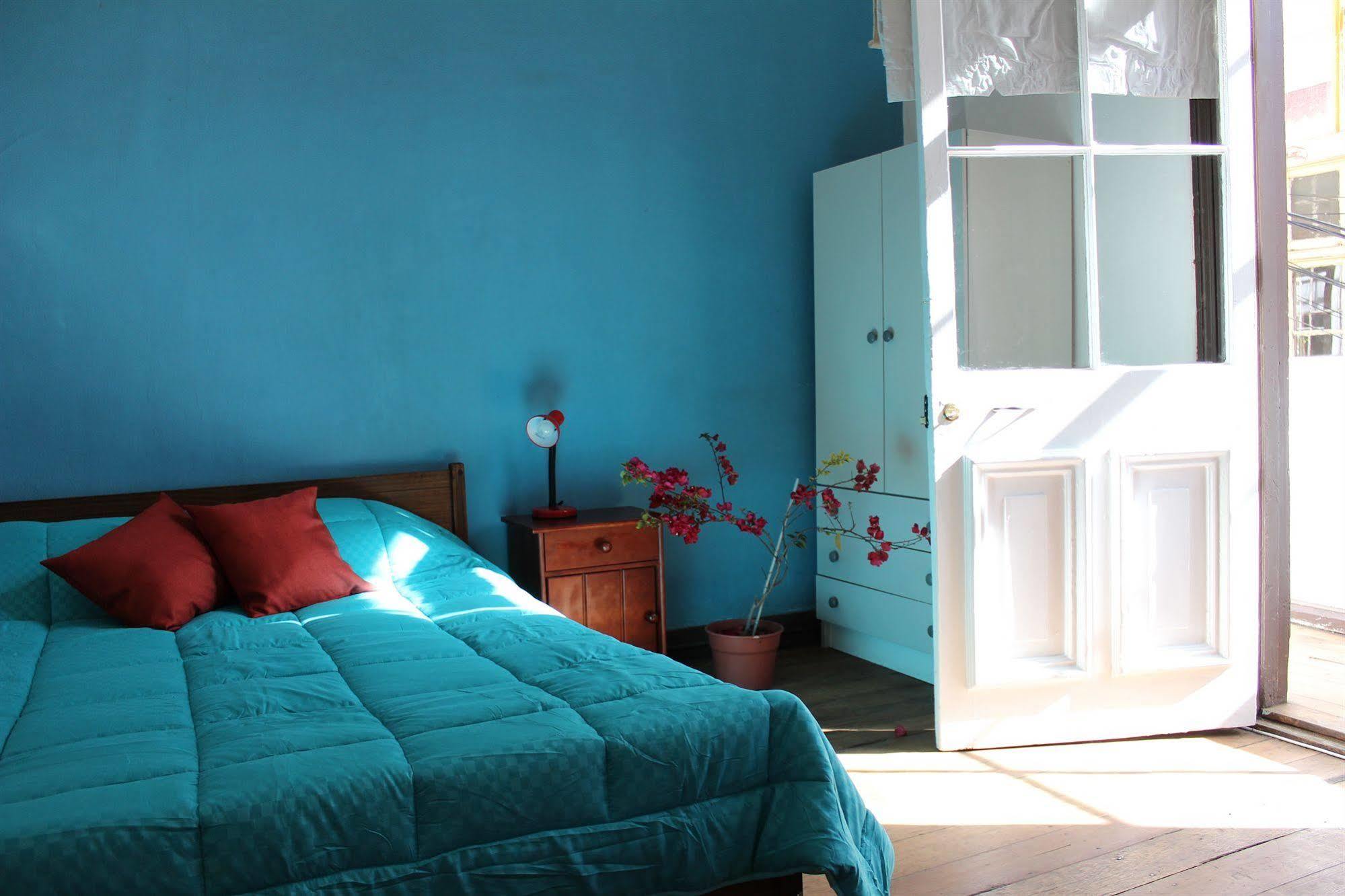 וואלפאראיסו Casa Volante Hostal מראה חיצוני תמונה